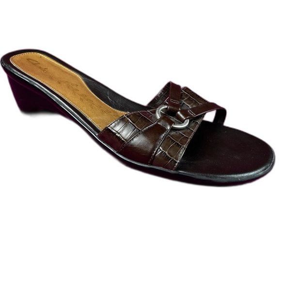 Clarks slides sandals Barely Worn 9M  | Leather Sandals (used) - Picture 1 of 9